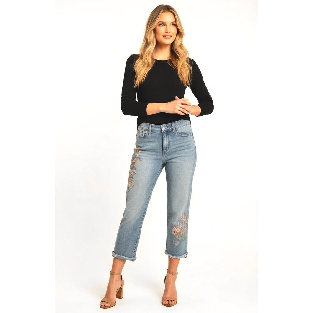 Nine West Missy Senora Courant Women's Blue Capri Jeans 8 Floral Embroidery EXC